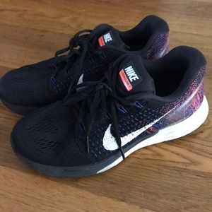 Size 7 Nike gym shoes